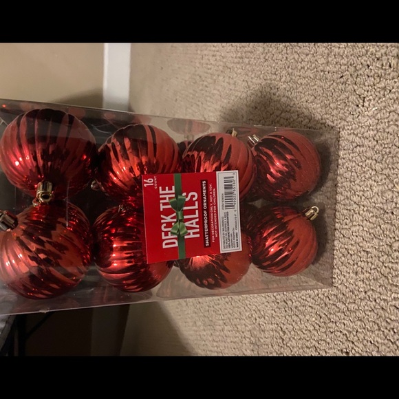 NWT set of 16 shatterproof ornaments - Picture 1 of 2